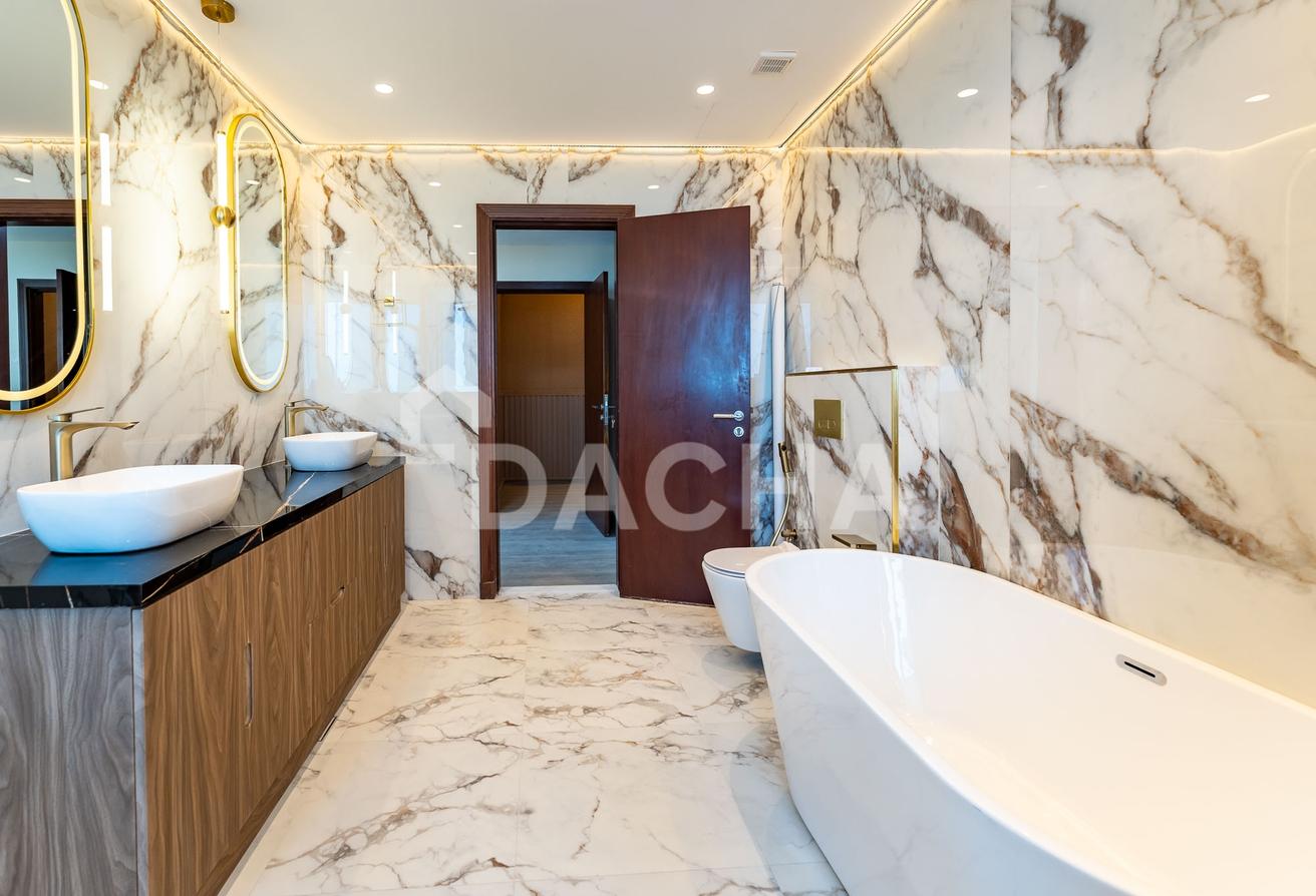 PENTHOUSE | Fully Upgraded | Full Sea View photo 21