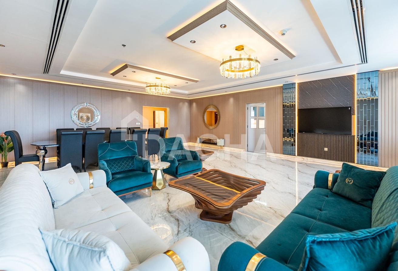 PENTHOUSE | Fully Upgraded | Full Sea View photo 11