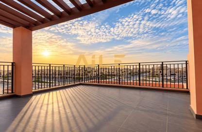 Villa - 5 - 5 for sale in Nice - Damac Lagoons - Dubai