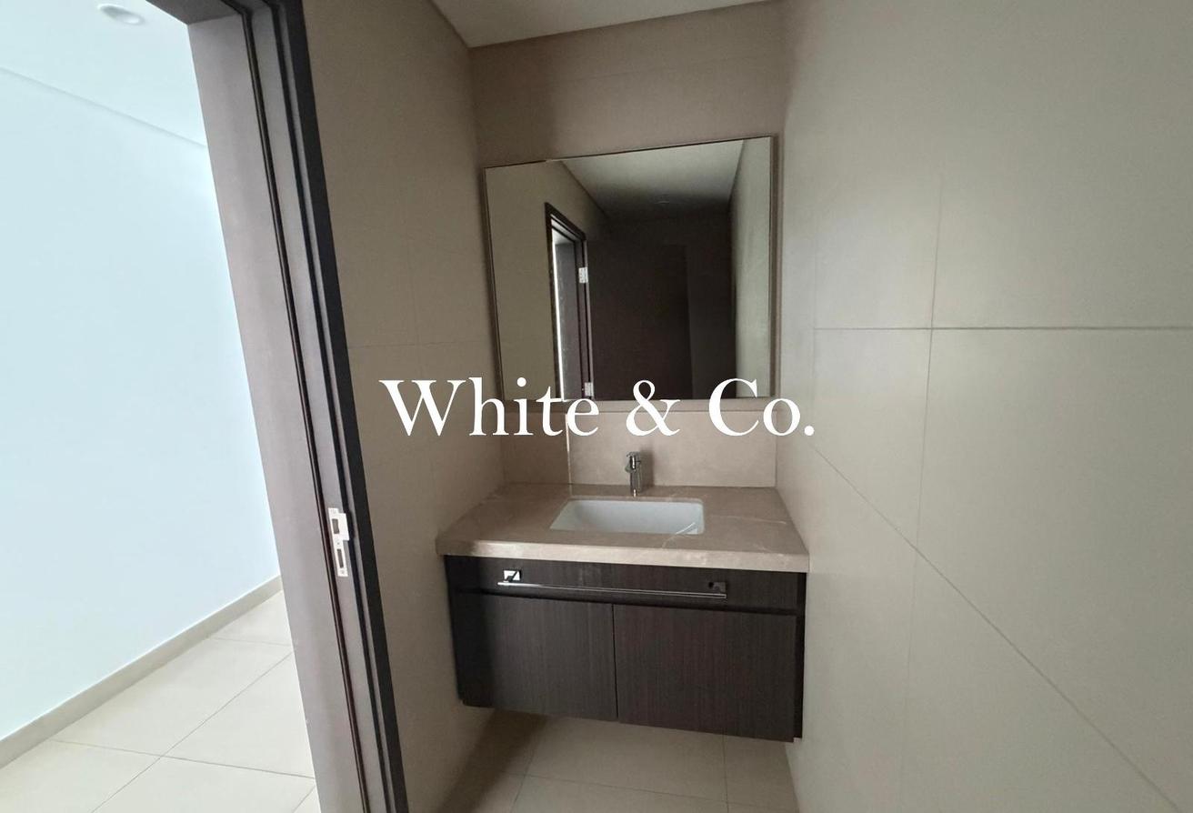 Vacant Now | Large Layout | Unfurnished photo 8