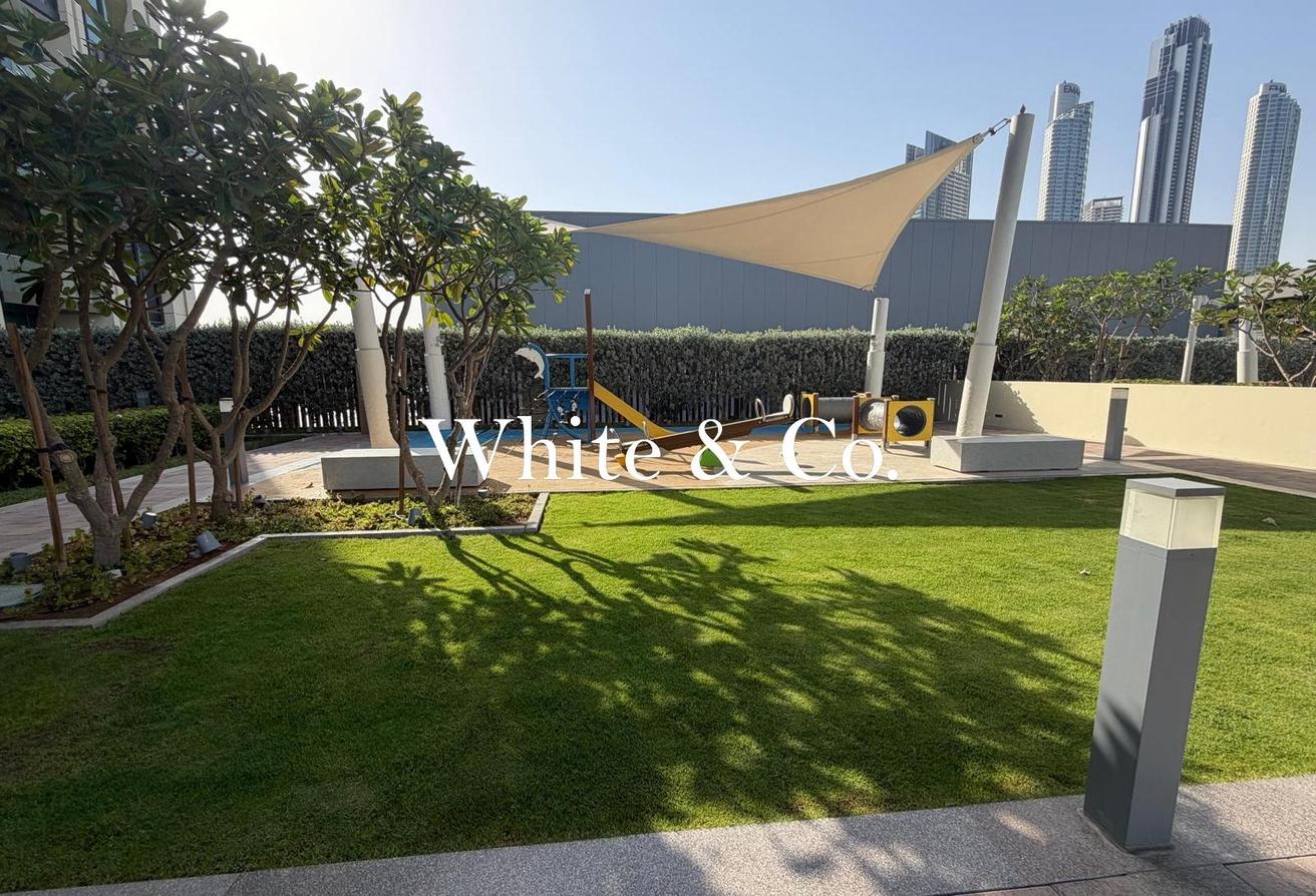 Vacant Now | Large Layout | Unfurnished photo 12