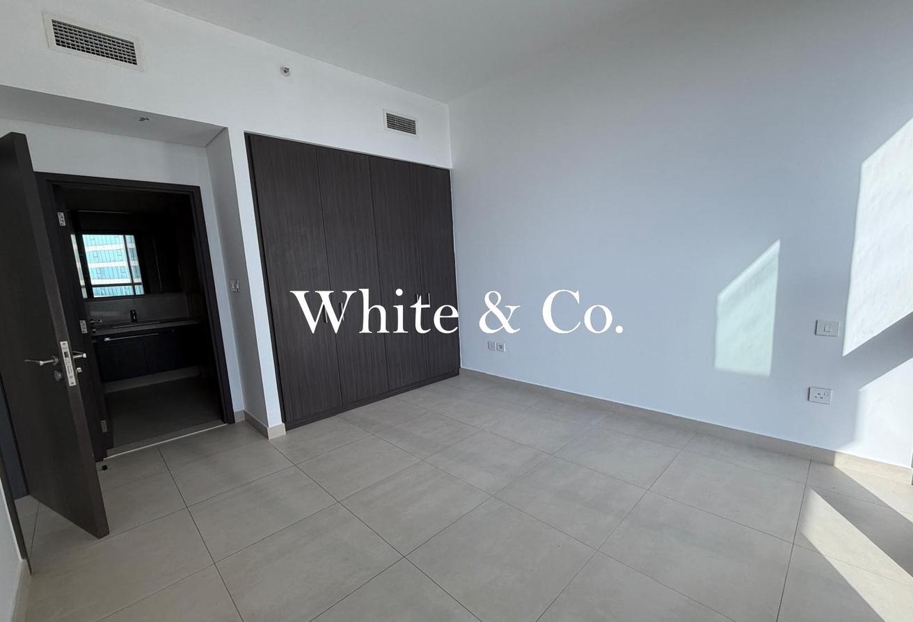 Vacant Now | Large Layout | Unfurnished photo 5