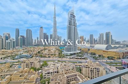 Apartment - 2 Bedrooms - 2 Bathrooms for rent in Burj Royale - Downtown Dubai - Dubai