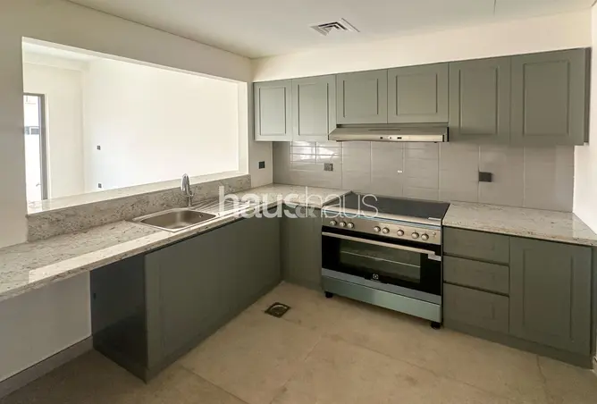 145957618 - Property Image 3