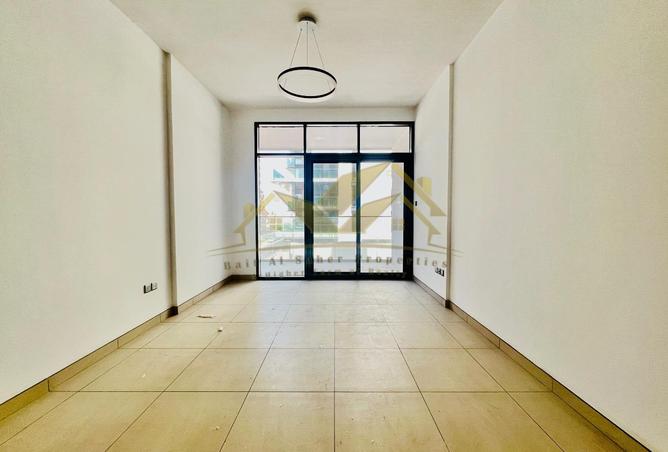 1 BR Apartment Brand New Building ready to mvoe