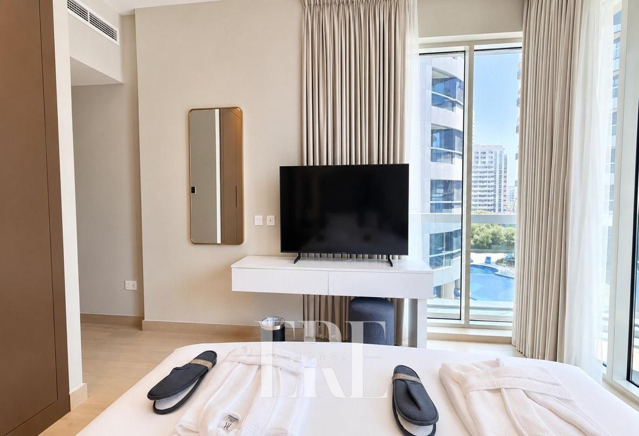 Available Now | Fully Furnished | Spacious Layout photo 11