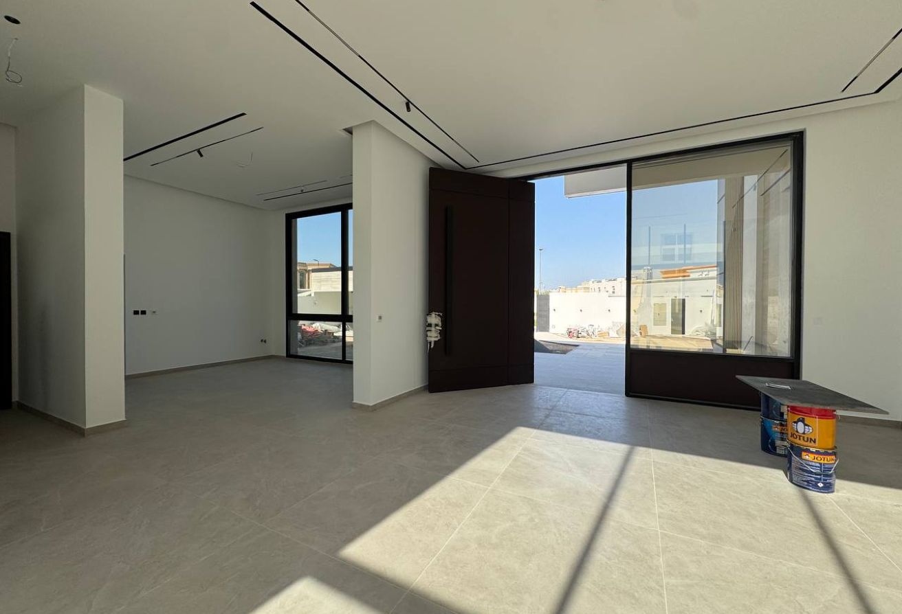 MODERN 7BR VILLA | LAVISH GARDEN | PRIME LOCATION - 14