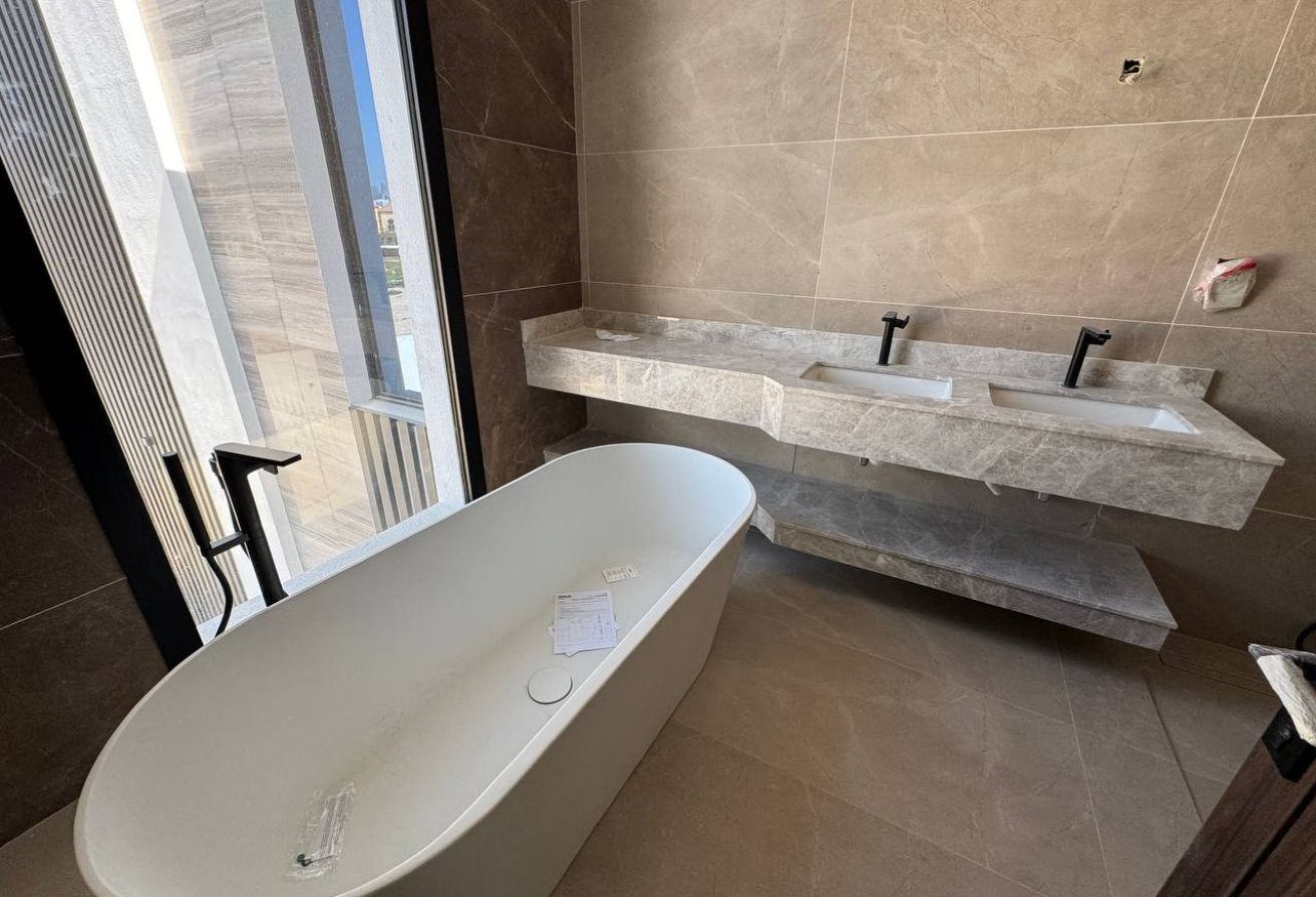 MODERN 7BR VILLA | LAVISH GARDEN | PRIME LOCATION - 18