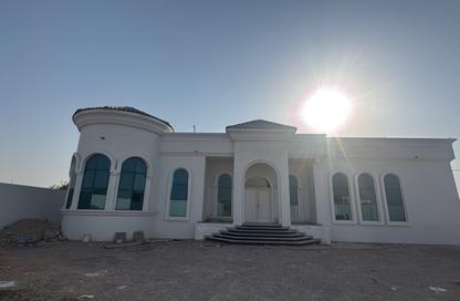 Villa - 4 Bedrooms - 5 Bathrooms for rent in Al Riffa - Ras Al Khaimah