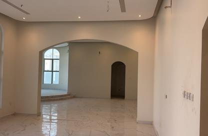 Villa - 4 Bedrooms - 5 Bathrooms for rent in Al Riffa - Ras Al Khaimah