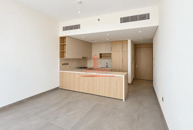 Brand New | Pool and JGE View | Maid's Room photo 3