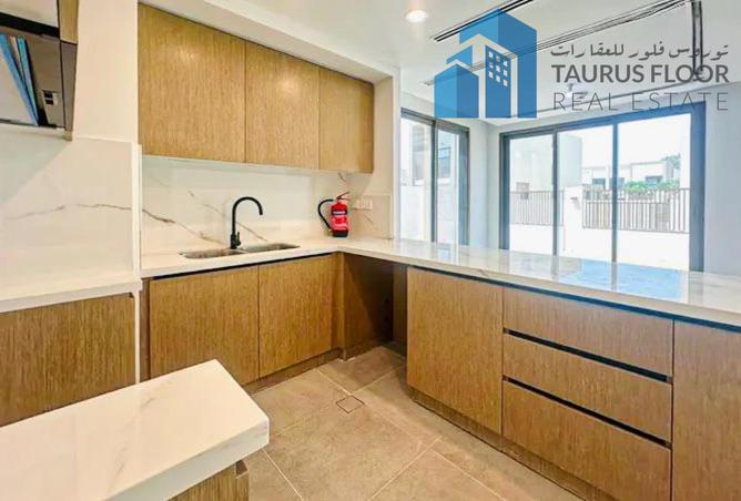 98242335 - Property Image 3