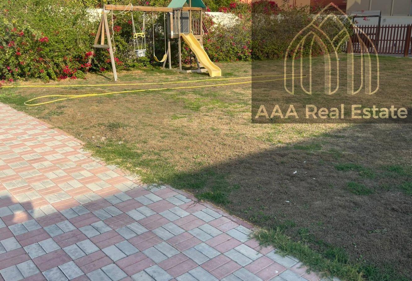 SWIMMING POOL | SPACIOUS GARDEN | PRIME LOCATION photo 3