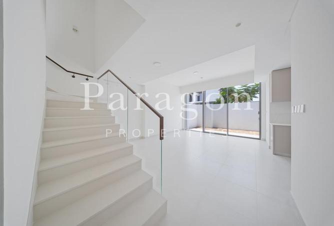 Single Row | Large Corner Unit | Exclusive — photo 2
