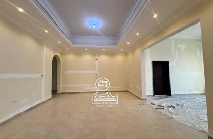 Villa - Studio - 6 for rent in Khalifa City A - Khalifa City - Abu Dhabi