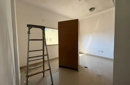 شقة - 1 حمام للايجار في برج فيكتوريا - القليعة - الشارقة