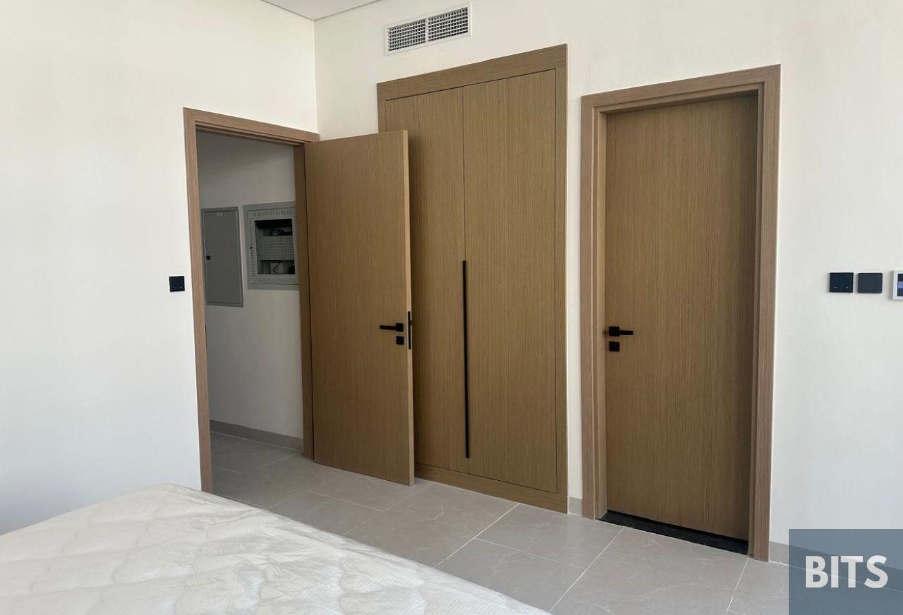 1BHK | CORNER UNIT | FULLY FURNISHED |PRIVATE POOL photo 11