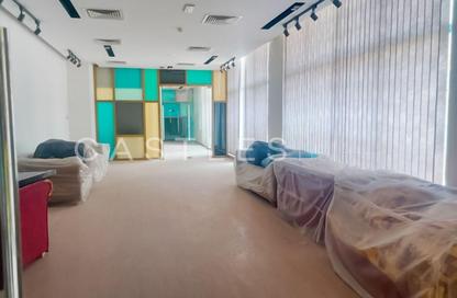 Warehouse - Studio - 4 Bathrooms for rent in Jebel Ali Industrial 1 - Jebel Ali Industrial - Jebel Ali - Dubai