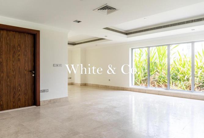 غير مفروش | شاغر الآن | مع شرفة