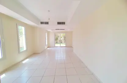 Villa - 3 Bedrooms - 4 Bathrooms for rent in Springs 14 - The Springs - Dubai