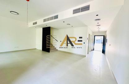 Townhouse - 4 - 5 for rent in Saro - Masaar - Tilal City - Sharjah