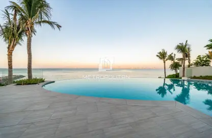 Villa - 6 Bedrooms - 7 Bathrooms for sale in Zuha Island Villas - The World Islands - Dubai