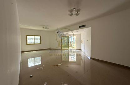 Apartment - 2 - 3 for rent in Al Majaz 2 - Al Majaz - Sharjah Apartment - 2 - 3 for rent in Al Majaz 2 - Al Majaz - Sharjah