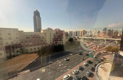 مكتب - استوديو - 2 حمامات للايجار في A برج الخليج - عود ميثاء - بر دبي - دبي