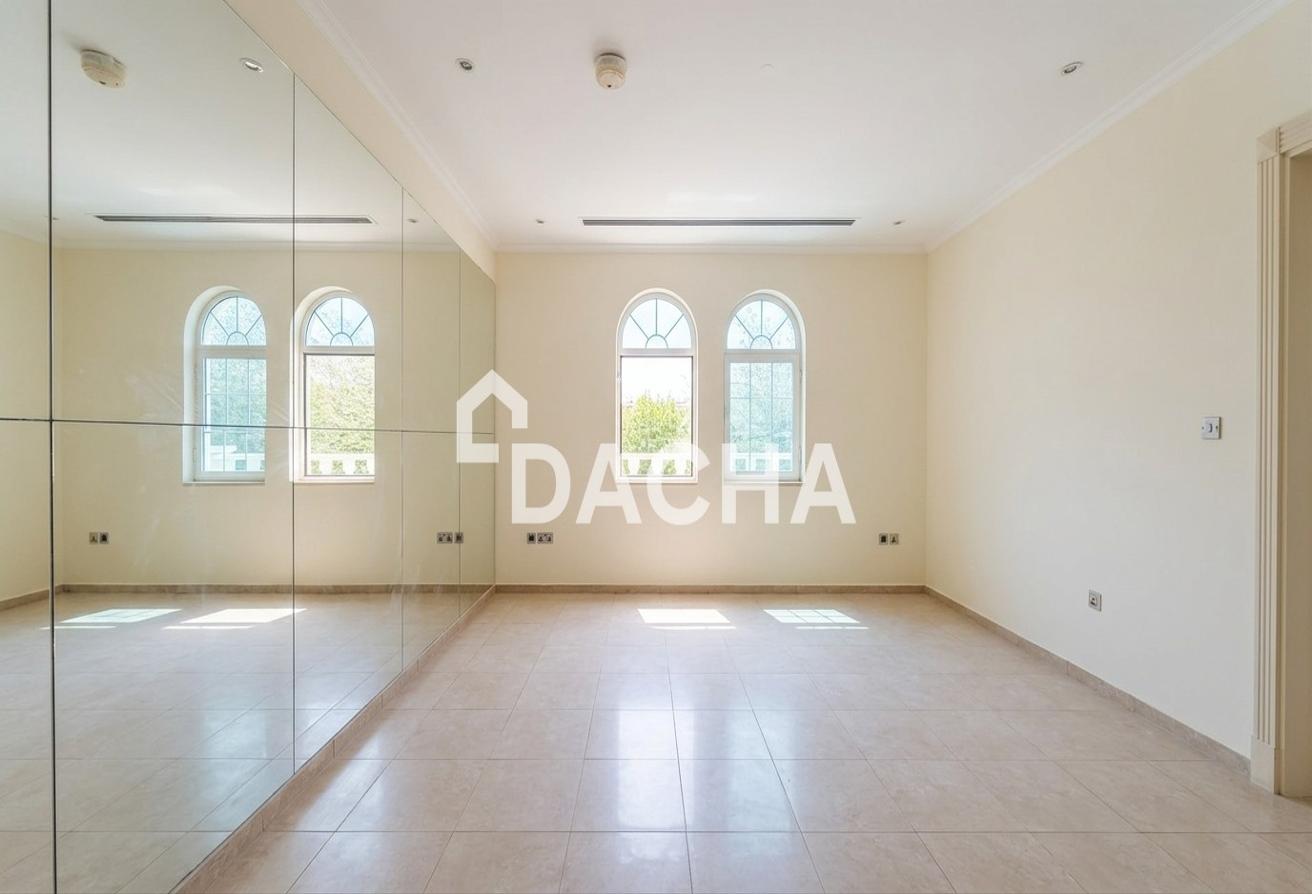 Huge Garden | Private Pool | Grand Living Space photo 8