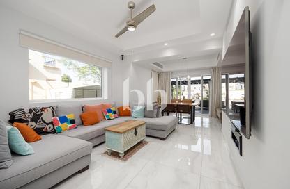 Townhouse - 3 Bedrooms - 3 Bathrooms for sale in Springs 10 - The Springs - Dubai Townhouse - 3 Bedrooms - 3 Bathrooms for sale in Springs 10 - The Springs - Dubai