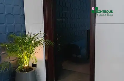 Shop - Studio for rent in Millennium Central Downtown - Business Bay - Dubai