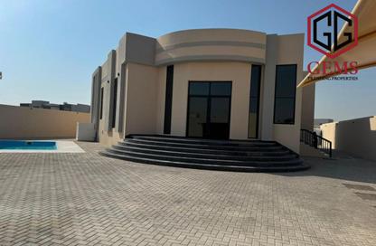 Villa - 4 - 5 for rent in Al Aweer 1 - Al Aweer - Dubai