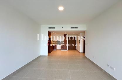 Apartment - 3 Bedrooms - 3 Bathrooms for sale in Seagate Building 2 - Seagate - Mina Rashid - Dubai