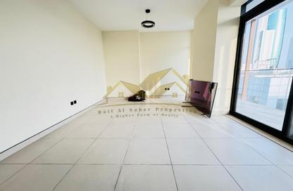 Apartment - 2 - 3 for rent in Saleh Residence 3 - Jumeirah Garden City - Al Satwa - Dubai