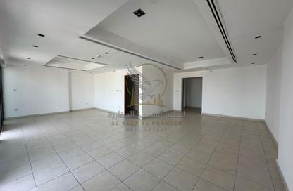 Apartment - 3 - 5 for rent in Al Khan Corniche - Al Khan - Sharjah