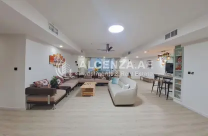 شقة - 3 غرف نوم - 4 حمامات للبيع في الجادة الخامسه - الفرجان - دبي