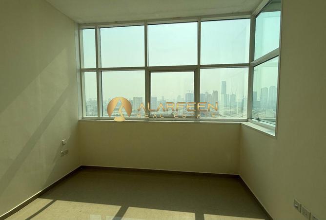 Unfurnished Studio I Ready to Move |Best Location photo 3