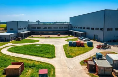 سكن الموظفين - استوديو - 8 حمامات للايجار في المنطقة الصناعية بالشارقة - الشارقة