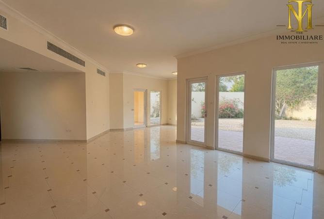 100385351 - Property Image 3