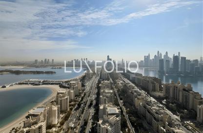 Apartment - 1 Bedroom - 2 Bathrooms for rent in The Palm Tower - Palm Jumeirah - Dubai