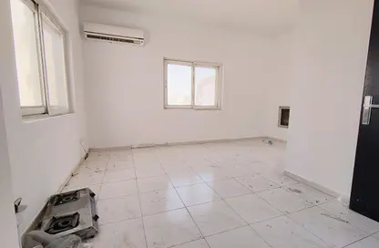 Apartment - 1 Bathroom for rent in Muwaileh 29 Building - Muwaileh - Sharjah