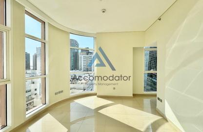 Apartment - 3 Bedrooms - 4 Bathrooms for rent in United Square - Al Khalidiya - Abu Dhabi Apartment - 3 Bedrooms - 4 Bathrooms for rent in United Square - Al Khalidiya - Abu Dhabi
