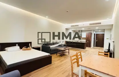 Apartment - Studio - 1 Bathroom for rent in Al Garhoud - Dubai