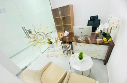 Office Space - Studio - 1 Bathroom for rent in Red Avenue - Al Garhoud - Dubai