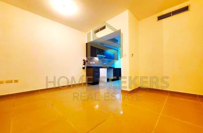 Apartment - Studio - 1 for rent in Tower 21 - Al Reef Downtown - Al Reef - Abu Dhabi Apartment - Studio - 1 for rent in Tower 21 - Al Reef Downtown - Al Reef - Abu Dhabi