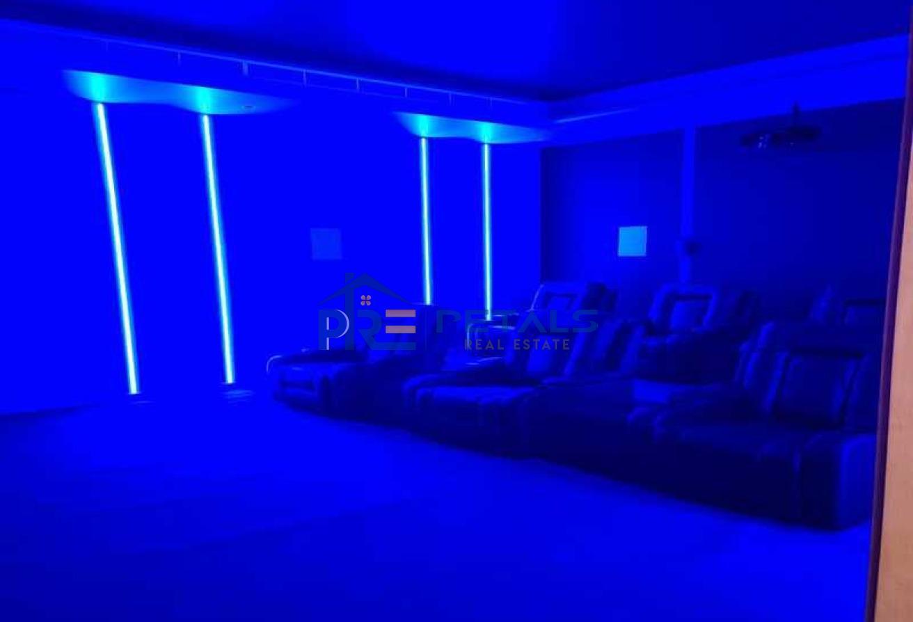 UPGRADED PRIVATE CINEMA 8 BEDS + M +D VACANT photo 17