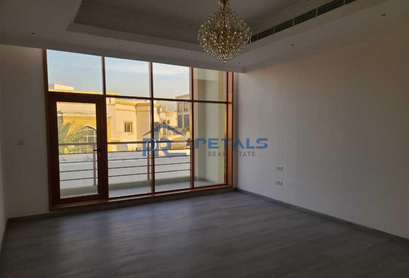 UPGRADED PRIVATE CINEMA 8 BEDS + M +D VACANT photo 4