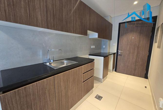 77402176 - Property Image 3