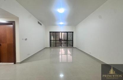 Apartment - 4 Bedrooms - 4 Bathrooms for rent in Golden Sands 9 - Al Mankhool - Bur Dubai - Dubai