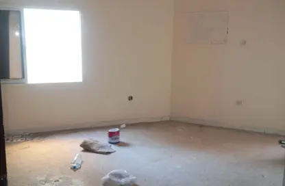 شقة - 2 غرف نوم - 1 حمام للايجار في مبنى القاسمية 10 - المحطة - القاسمية - الشارقة